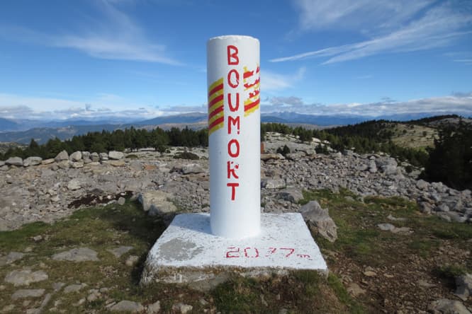 Puigga - rutespirineus.cat - Vértice geodésico en el Cap de Boumort