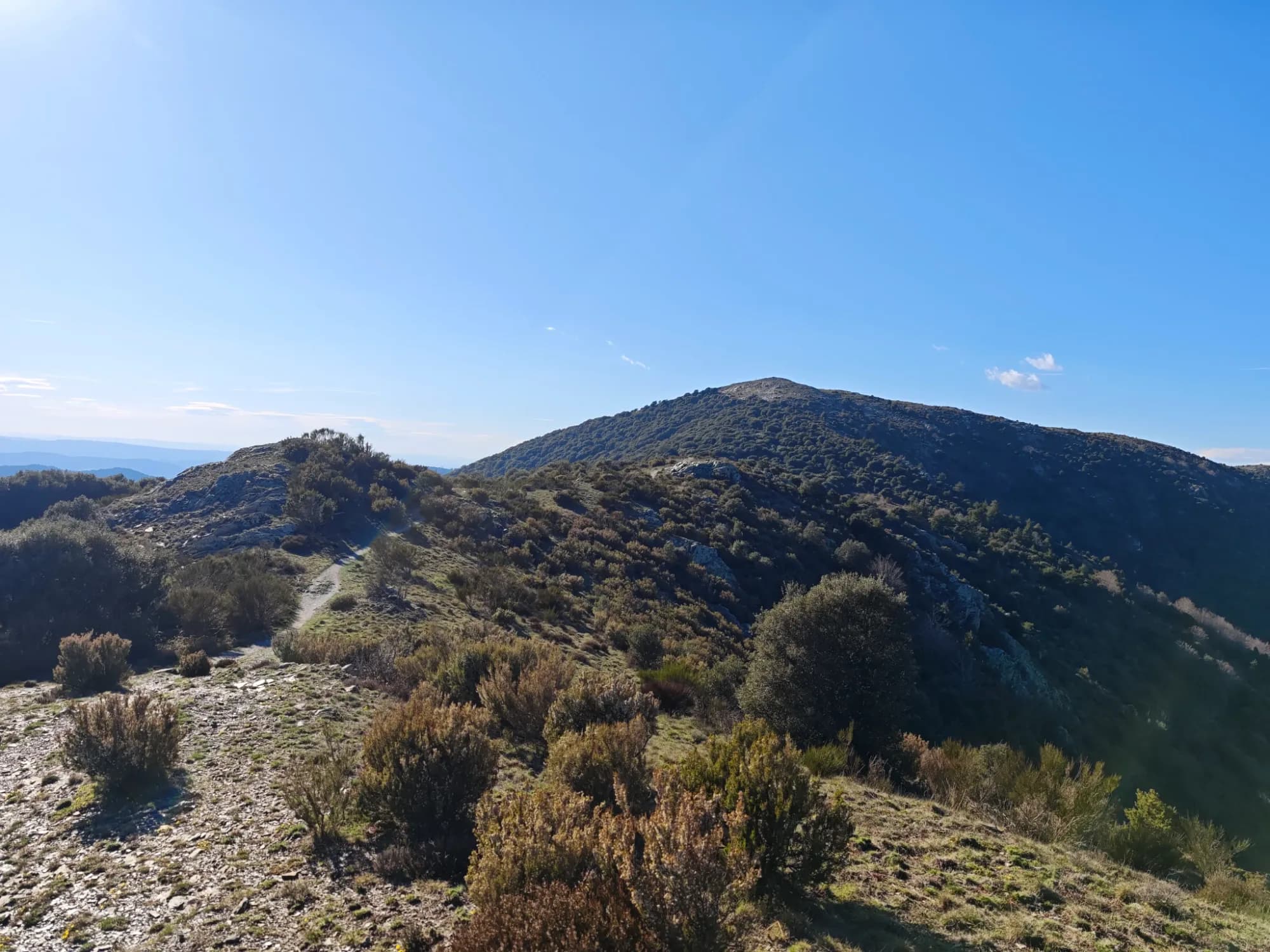 El Sui desde Aparcament Vallforners (Cànoves)