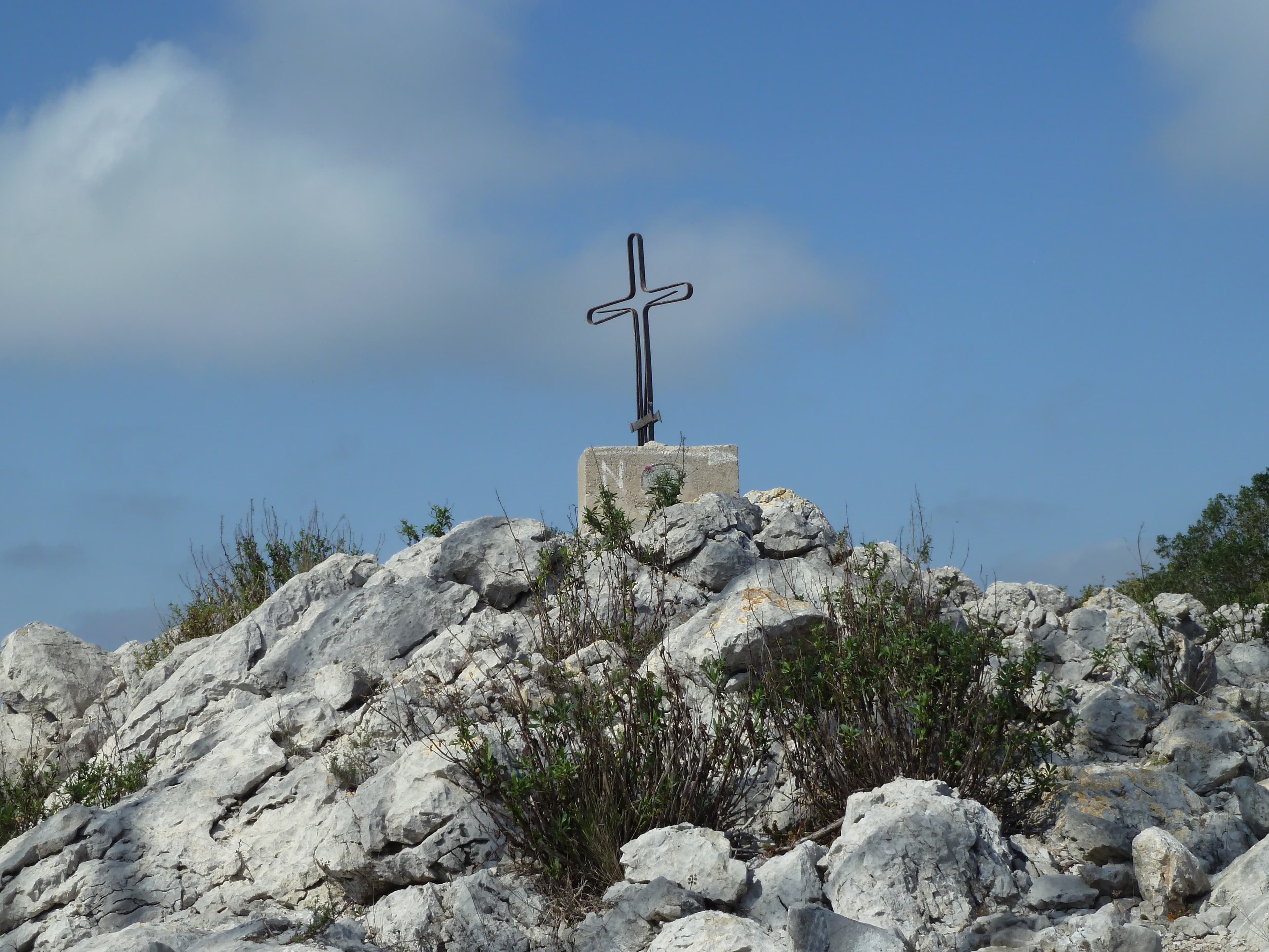 Montau i Puig de la Mola des d'Olesa de Bonesvalls