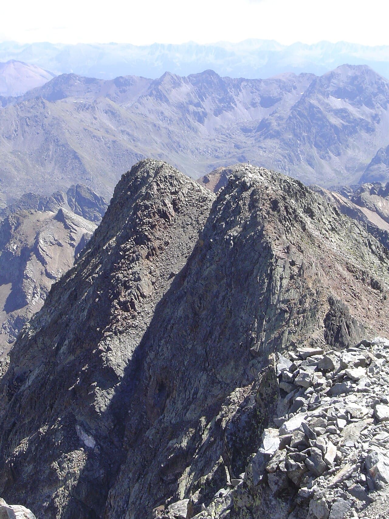 Bestiasonica - Punta de Gabarró seen from the top of the Pica d'Estats