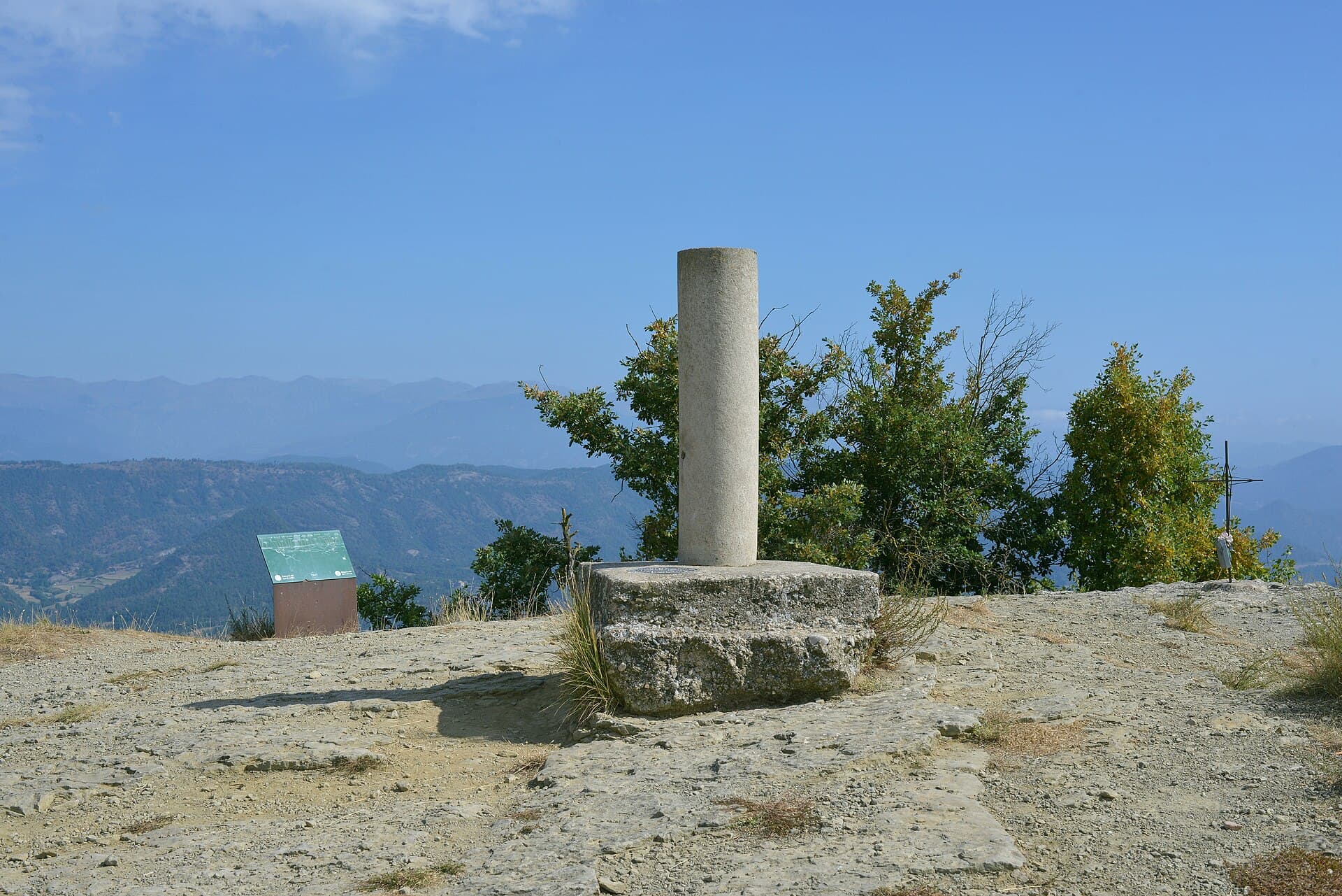 Alberto-g-rovi - El vèrtex geodèsic dels Munts