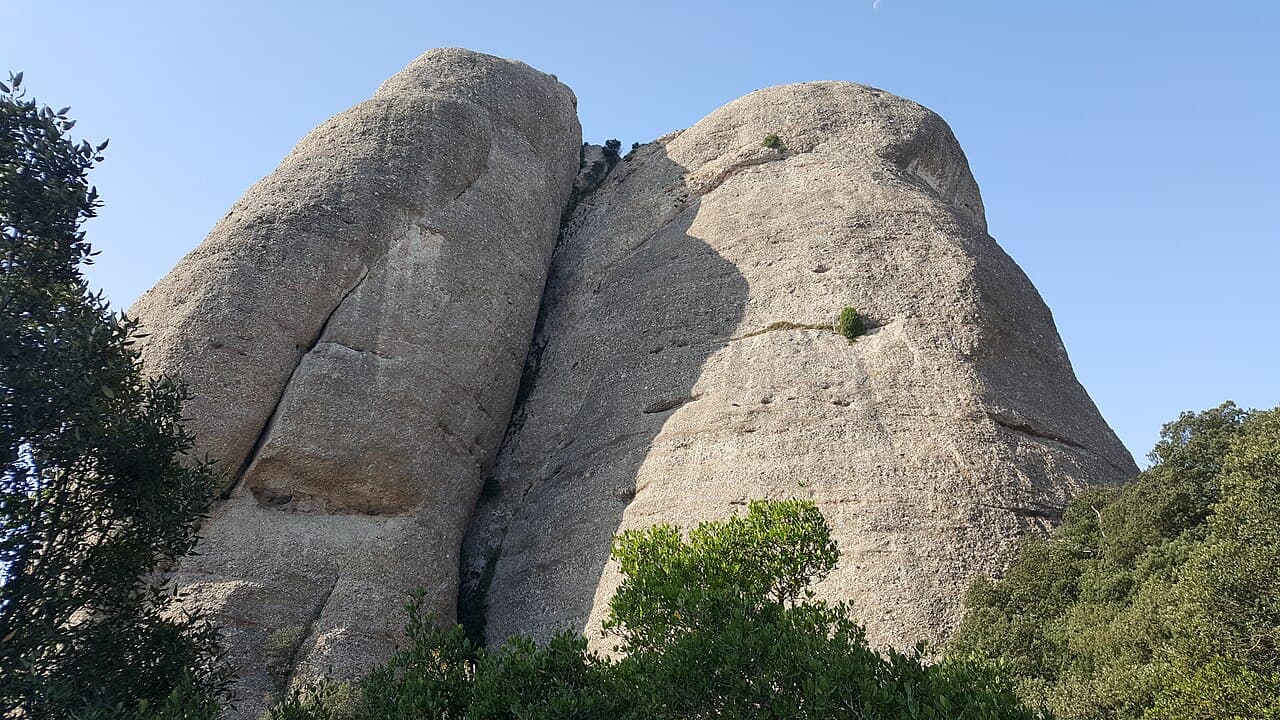 Jordiferrer - Muntanya de Montserrat. Cara nord-est de l'Elefant o Roca de Sant Salvador.