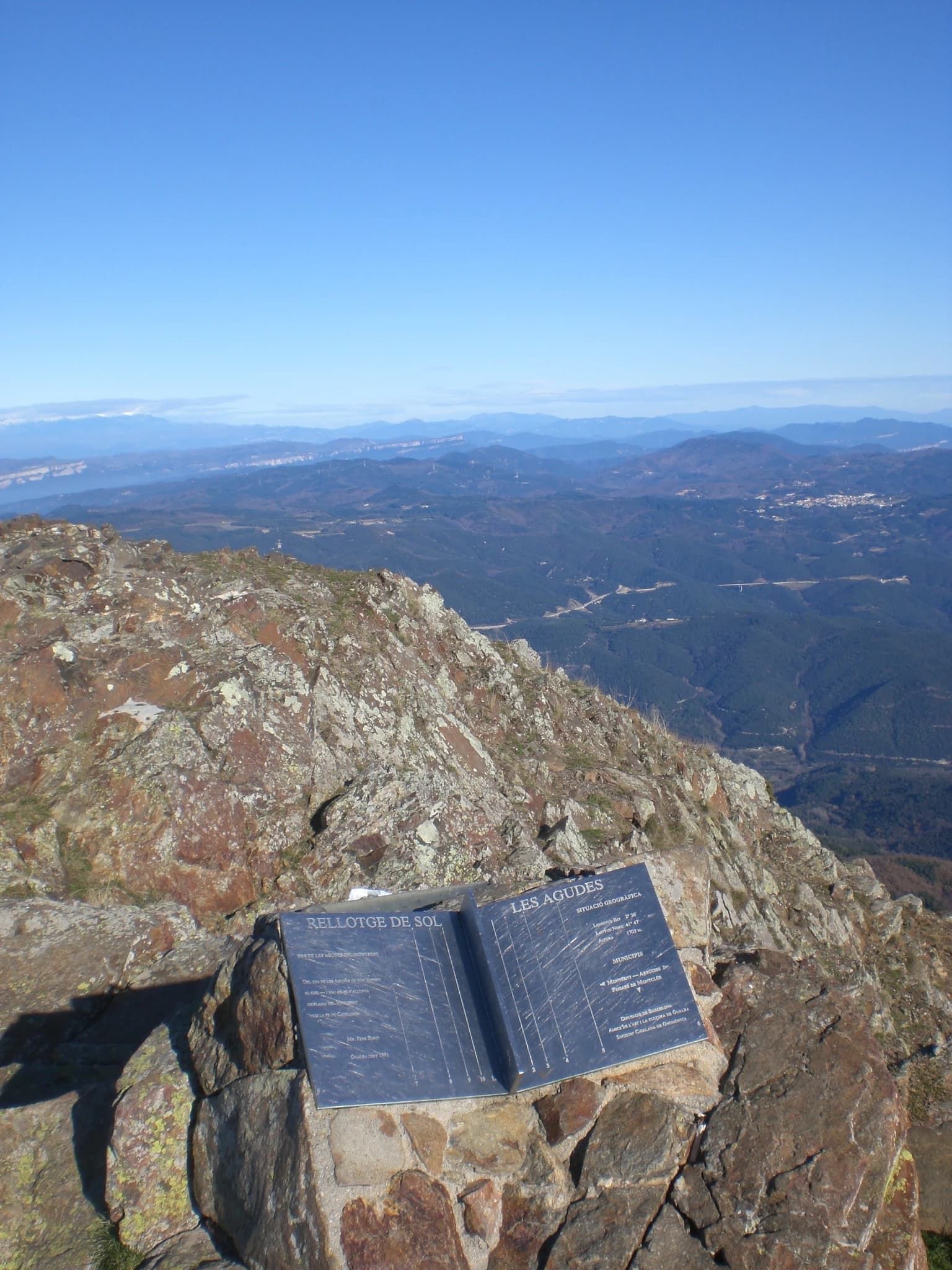 EliziR - Rellotge de sol de les Agudes, Parc Natural del Montseny (desembre 2011)