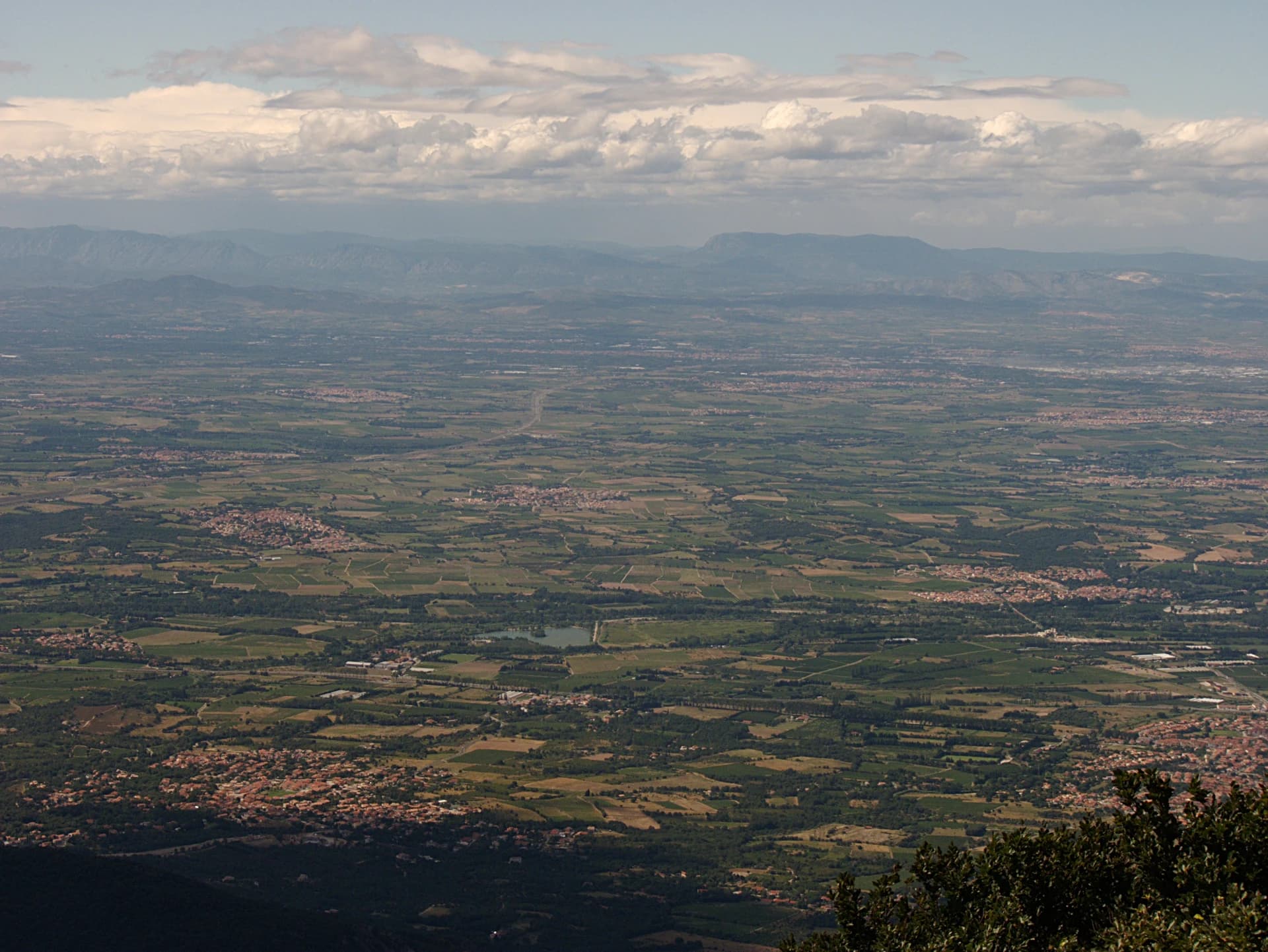 Bertrand GRONDIN → (Talk) - Vue de la plaine du Roussillon depuis le Pic du Néoulous